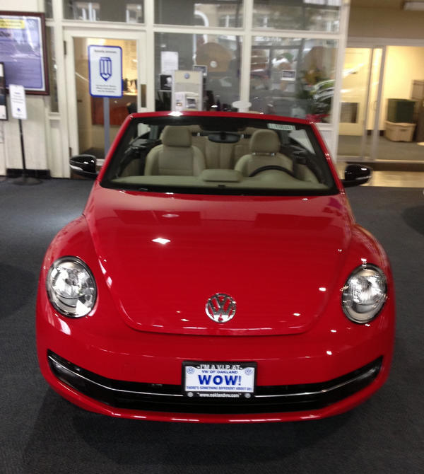 OakAutoGroup's tweet image. The New 2013 BEETLE CONVERTIBLE IS HERE!
