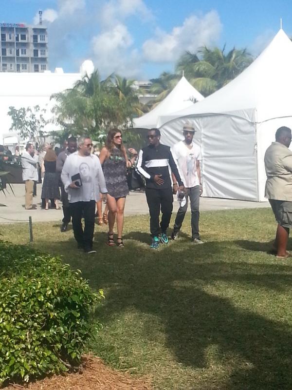 +1 <a href="/artnet/">Artnet</a>: P. Diddy checking out @PULSEArtFair