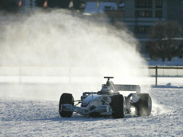 AH_99's tweet photo. Bernie's thinking - how to fill in the bit between November and March...;-) (Heidfeld - St Moritz GP 2007) http://t.co/KMfLUJtn