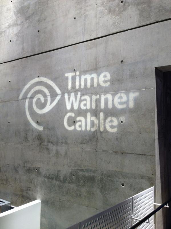 jongaryTWC_TX's tweet photo. Dallas Signature Home event about to kickoff!  #twcable #SignatureHome http://t.co/i2mUOgr3