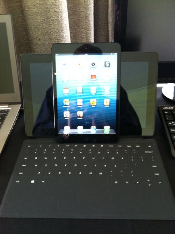 rossmcLeodzim's tweet photo. New iPad mini surface-stand. Finally Microsoft makes something useful! http://t.co/pDBlW04p