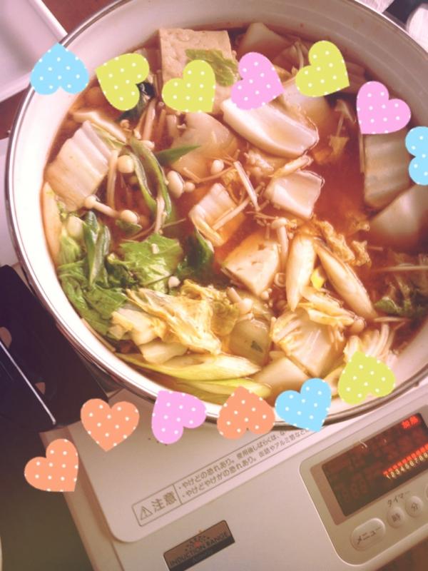 chiamo15's tweet photo. 昨日わたみん家で牡蠣鍋食べて、美味しくて今日はお家で牡蠣鍋♡ http://t.co/5KGKvNOG