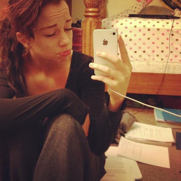 Kabooskiii's tweet photo. Someone hmu. All this homework sucks 👎 http://t.co/LT84XE1z