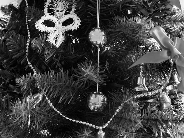 fiftyshadestoys's tweet photo. I'm dreaming of a Grey Christmas... #Greysessed #SilverBalls http://t.co/EYW4rBqI