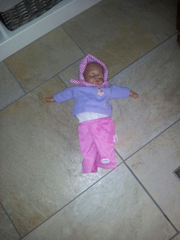 Van wie is deze babyborn. Gevonden op de Kiel. Rt rt rt