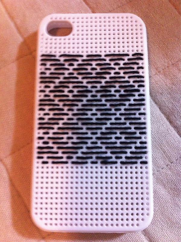 さえもん בטוויטר Twitterで刺繍できるiphoneケースを知って ずっと気になっていたのだけど 今日たまたまハンズで見つけて買ってみた で こぎんを刺してみた なかなかいいかも まだお試しなので 色や模様は糸はまた考える あれこれ考えるのが楽し Http T