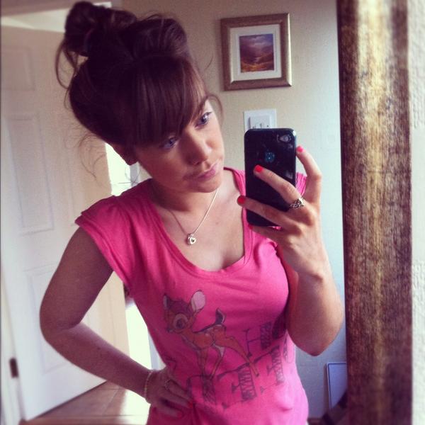 CDeegan_x's tweet image. All snug in my pyjamas. Completely forgot I've to go to the physio later. Uggh. #backintothecold