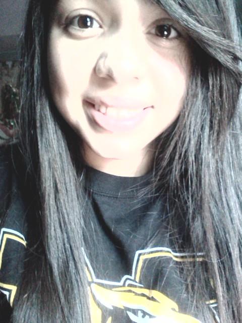 vicky_gnzz's tweet photo. Boy let me love u <33 http://t.co/QmnkjEUe