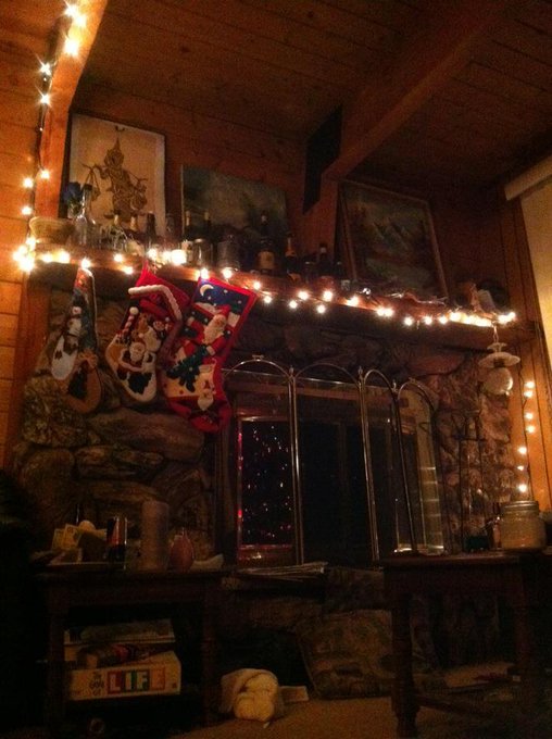 Our hearth... I love my house to death... good vibes :) @HoneyBeeAlaina http://t.co/6vQ6267x<a href="/tag/fan"class="tags"><span>#fan</span></a>