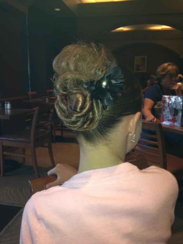 Sophia Lucia on Twitter: "My new bun style!!! On my way to ballet  http://t.co/lsXfGHik" / Twitter