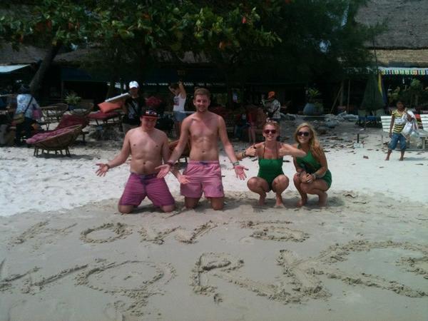 T_Bates5's tweet photo. How's work guys? http://t.co/QsbQ4JEB