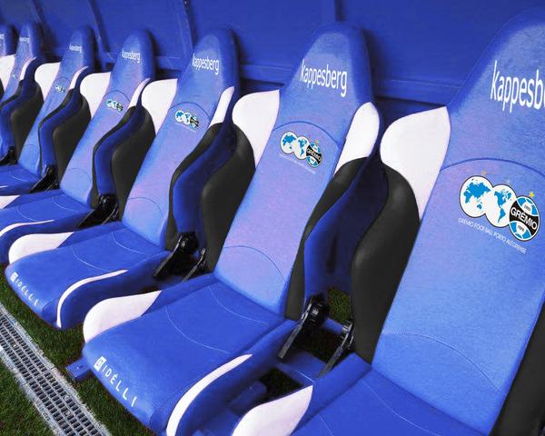 gremista's tweet photo. UFA RT @EduardoAntonini: Essas aí serão as cadeiras definitivas da Arena. As atuais serão instaladas no novo CT. http://t.co/1n3cOaVM