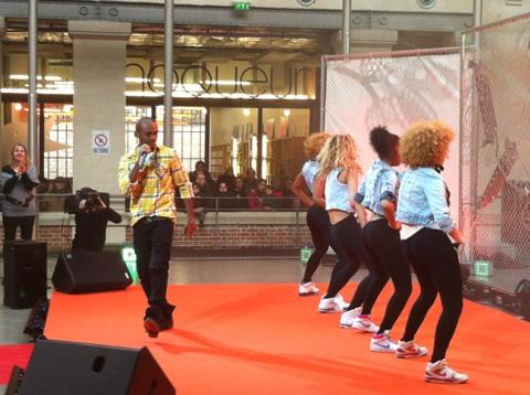 Krys_StepOut's tweet image. Sur la scène du #Telethon2012 @FranceOtv @AYADANCER