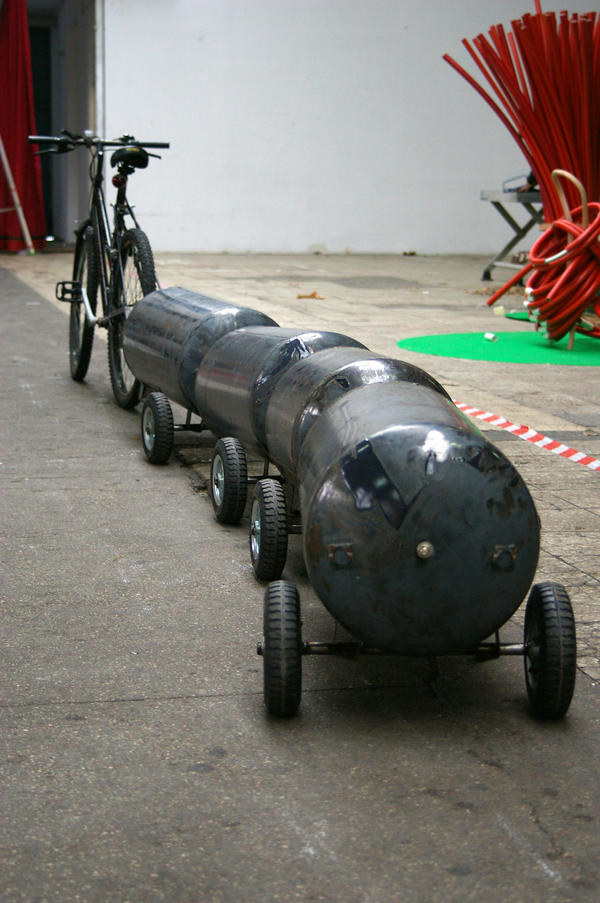 karkatag's tweet photo. Ready for the test ride! #Przetwory #Art #Design #Reuse http://t.co/hQmfM7aE