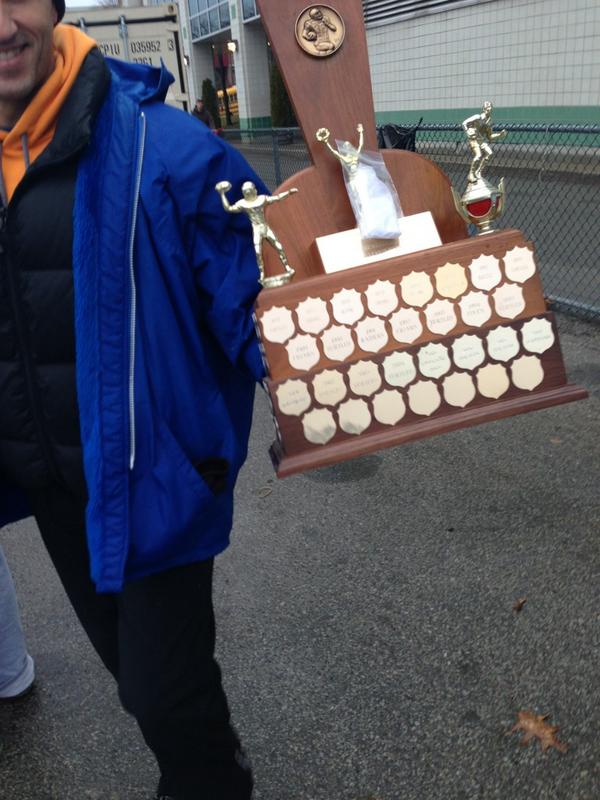 laserbeak_eject's tweet photo. The championship trophy is brought out to the field. #ETTFL http://t.co/dKgIj0IT