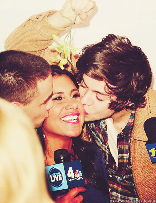 LirryITALY's tweet photo. Lirry last night #4 http://t.co/QSEhUuEP