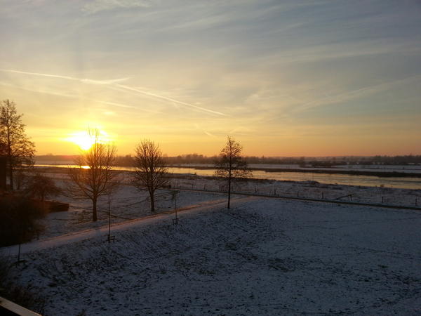 BasvanKooten's tweet photo. Namiddagzonnetje in Zutphen. #fb http://t.co/JTLXAvbD
