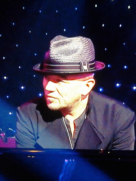 Val690222's tweet image. Et un soir un homme .... #téléthon2012