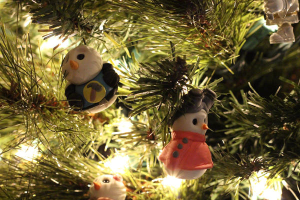 My wife made these for me for the tree. #xmasawesome <a href="/NathanFillion/">Nathan Fillion</a> <a href="/feliciaday/">Felicia Day🇺🇸</a> and yes, Penny is in the next pic