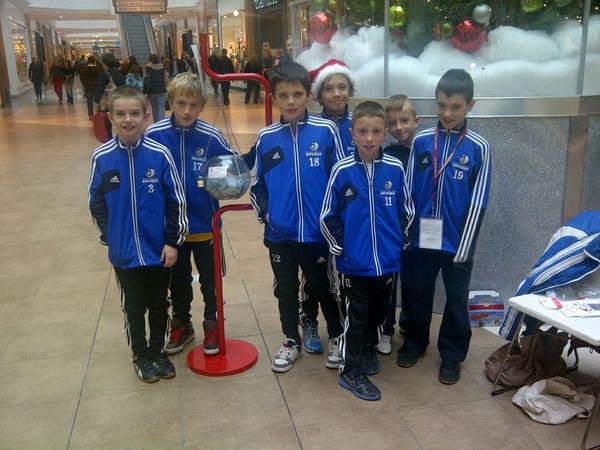burlsoccer's tweet photo. #Bayhawks 02 Boys A &amp; B teams coached by Sean Friel volunteering for the @salvationarmy at the Burlington Mall!! http://t.co/CK1OGSCP