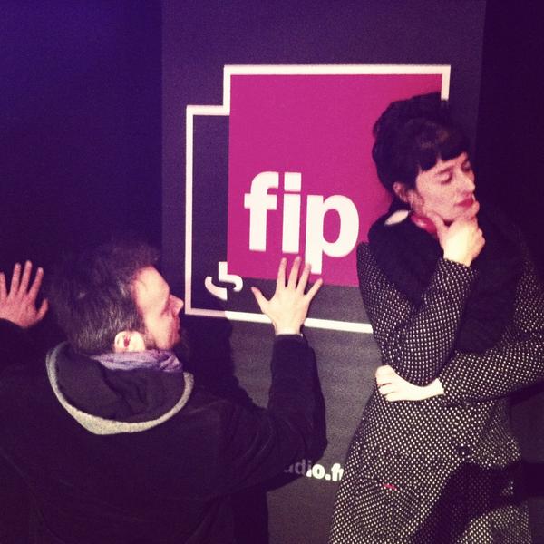 fipradio's tweet image. Émilie Blon-Metzinger et Luc Frelon se font les foufous avant leur direct aux #Trans2012