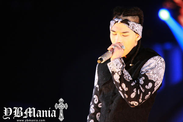 [PhoHD] ALIVE Tour 2012 ở Hồng Kông (8-9-10/12/2012) A9nfy4ECIAAYjyJ