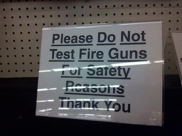c_nieuwenhuis's tweet image. Gotta love Christmas shopping in Wisconsin.