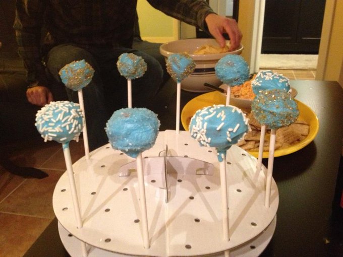 Homemade cake pops 😊 http://t.co/iadL5sB5<a href="/tag/trifecta"class="tags"><span>#trifecta</span></a>
