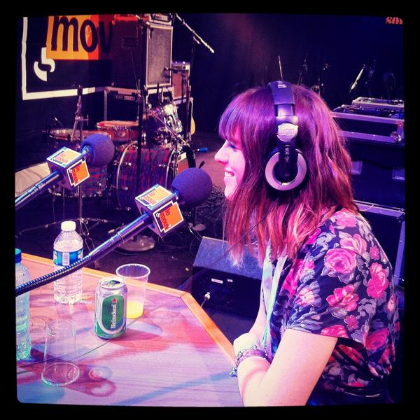 mouv's tweet image. La jolie @MdyEchoChamber au micro de @lauraleishman #AttentionTalent #Trans2012&amp;gt; lemouv.fr/player -