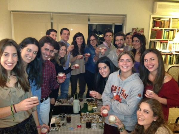anduwarhol's tweet photo. Piscazos @DaniCalifato @LeticiaConesa @lauradelvallev @begosoler @Antonio_GSpn @indy_elizaga @bgilromero @PadiGuille http://t.co/SiPvSqdW
