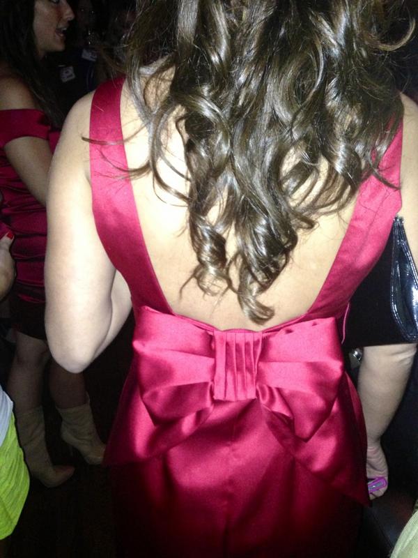 SinglesBenefit's tweet photo. @TarynFoshee looking like the best Christmas gift you could bid on for yourself! #itsforthekids http://t.co/sW2dgxQR