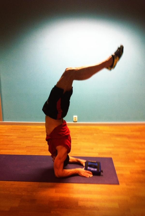 PeterNiemela's tweet photo. Make sure to find a good shoulder position by using a block (if your shoulders r tight)
#inversionarmy #gosweden http://t.co/SldCje5D