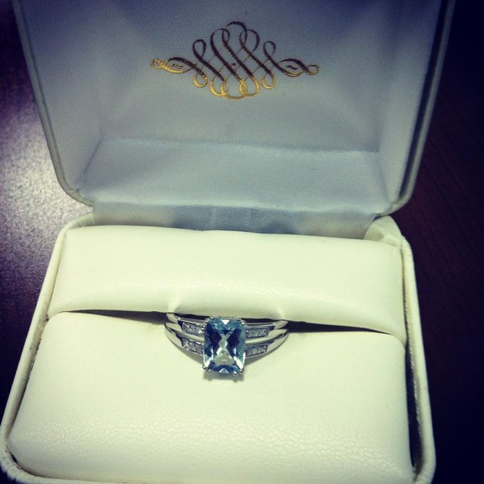 😍💍💕 http://t.co/KzSDH83K<a href="/tag/waaf"class="tags"><span>#waaf</span></a>