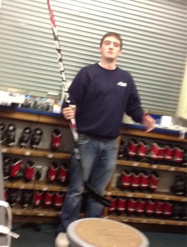 ashklkgdshiibgd's tweet image. #BenderProblems