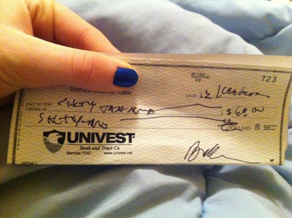 disc0_biscuit's tweet image. When drunk people write checks #whatdoesitsay #lolol