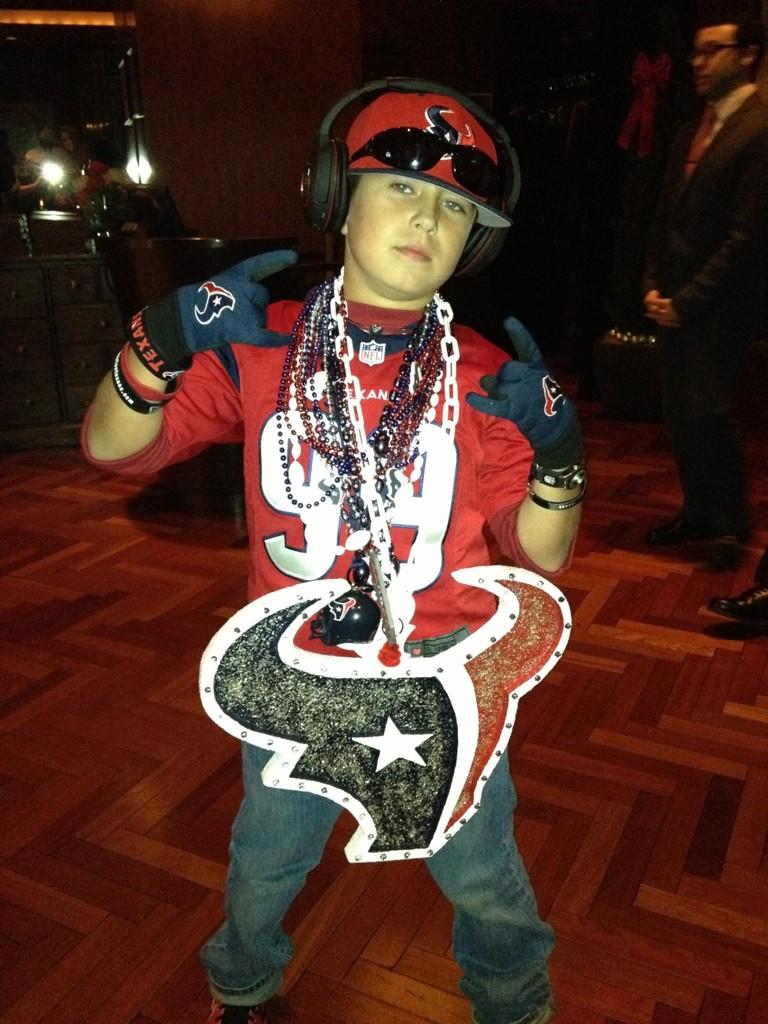 A9uJRaKCQAEq4y9.jpg:large