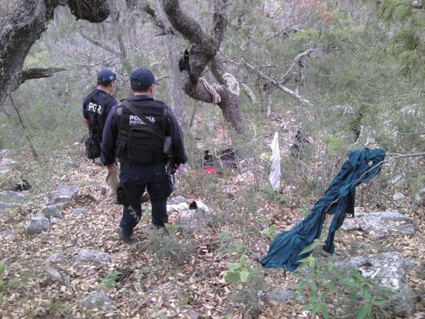 TVyNovelasMex's tweet photo. COBERTURA ESPECIAL: Las autoridades han encontrado 4 cuerpos  entre ellos el de @jennirivera sin noticias de los otros. http://t.co/O7sIdl4B