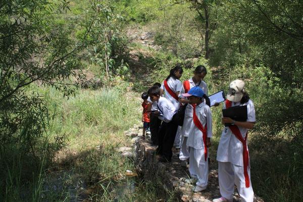 MargallaTrails's tweet photo. Young and intrepid nature-loving explorers of Pakistan, Margallah Hill trails is a treasure trove of nature #pakistan http://t.co/LrxBiRt3
