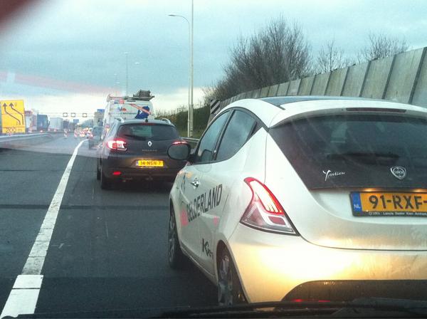 File rijden achter <a href="/Miss_Gelderland/">Miss Gelderland</a>