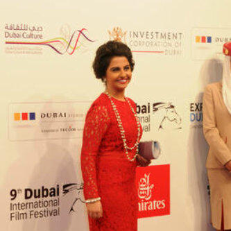 Shamma_Hamdan's tweet photo. أمس في مهرجان دبي السينمائي على السجاده الحمراء ♡ #DIFF12 #RedCarpet @dubaifilm http://t.co/xzGM6zjp