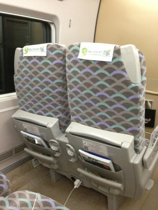 SWP2000's tweet image. KTX산천 8호차 마지막차량에 콘센트가 있네요...^^