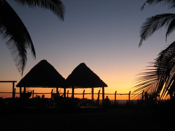 SockwaSUP's tweet photo. Dreaming of a place far far away. Thanks @TravelingDutch: "Amazing sunset in El Salvador #El Salvador http://t.co/zTVnD8GkB9” RT