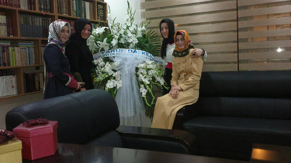 Canışığı DERNEĞİ  Gençlik kolu başkanı Hacer TAŞÇI ve kurmayları :)