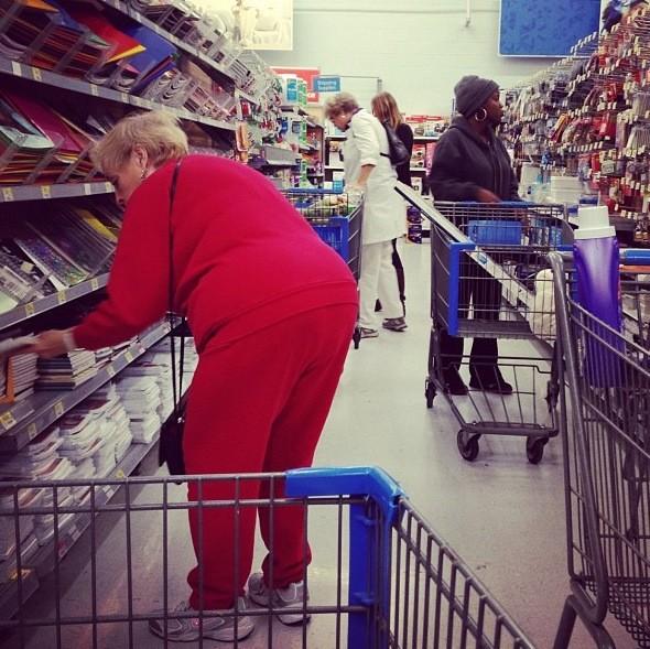 BigBootyJudies's tweet photo. Grandma Twerk #assquake http://t.co/aBJ0vUxr