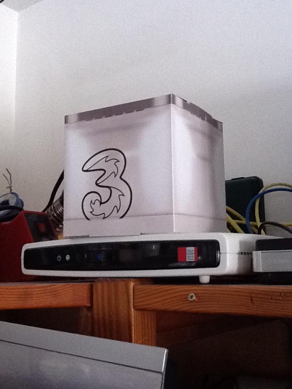 WF333E's tweet image. ich hab einen karton #WebCube bekommen. ich wette mit dem bin ich schneller als mit @A1Telekom @3Oesterreich