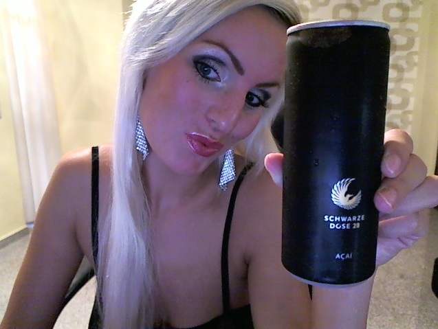 Mein Wach-Macher:) und nun vor die Cam auf http://t.co/CZiaszb http://t.co/7BOJG5b