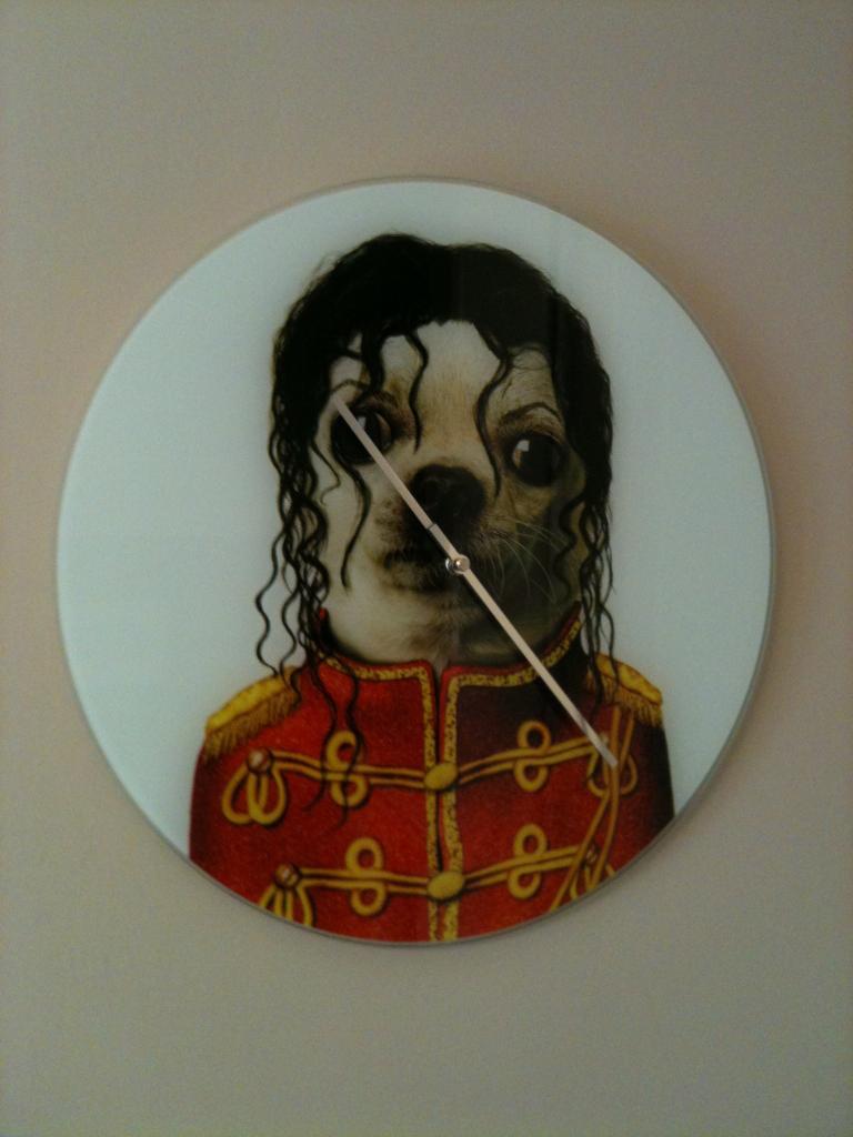 TaraSlone's tweet image. On @BTCalgary this AM - what's the weirdest/ugliest thing you ever bought? Mine's a #dogclock. #dontjudgeme