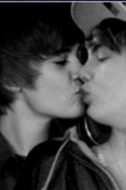 MarissaLockee's tweet photo. NOW I see why everybody thinks @justinbieber  And @ChazSom3rs  make a cute couple. xD http://t.co/lrpmBXh