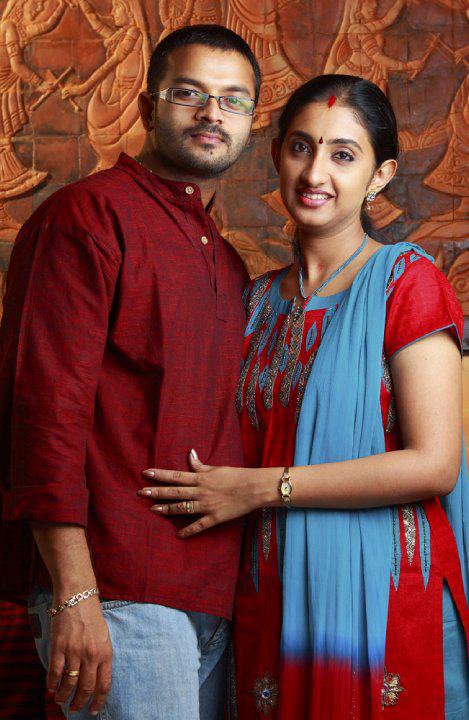 actorjayasurya's tweet photo. Family Pic http://t.co/FhyV3As