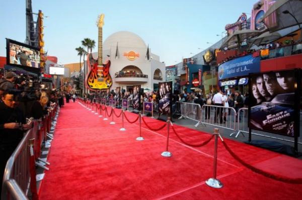 RunHollywood's tweet photo. Run The Red Carpet! http://t.co/rdhGqQ0